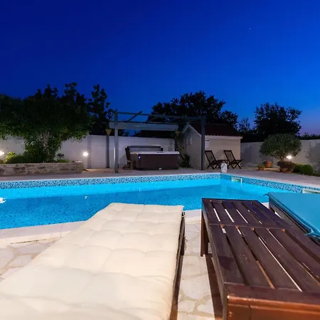 3 Bedroom Stunning In Holiday home