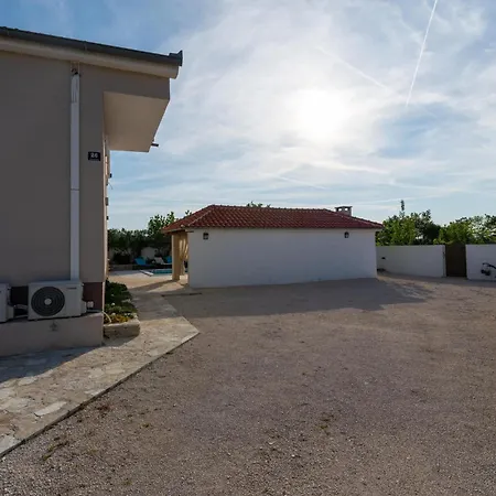 Holiday home 3 Bedroom Stunning In *