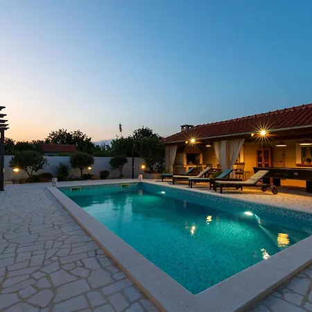 Holiday home 3 Bedroom Stunning In