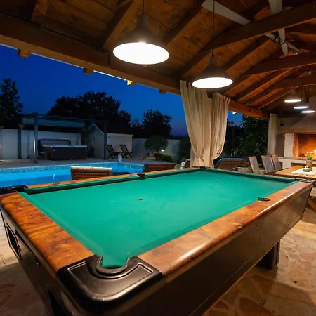 3 Bedroom Stunning In Casa vacanze *